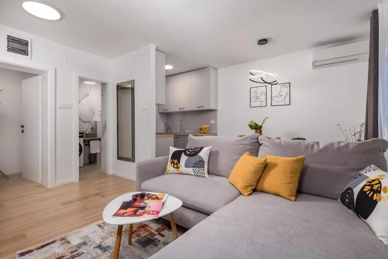 Modern Apartment Di Piu With Free 20M2 Garage Parking Croatia