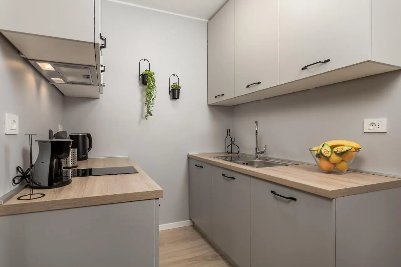 Modern Apartment Di Piu With Free 20M2 Garage Parking Croatia