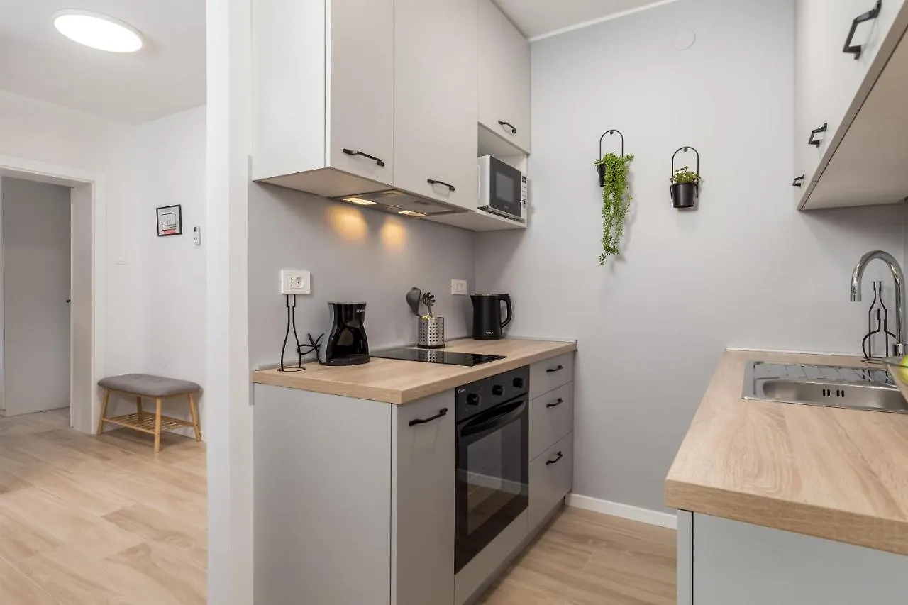 Modern Apartment Di Piu With Free 20M2 Garage Parking