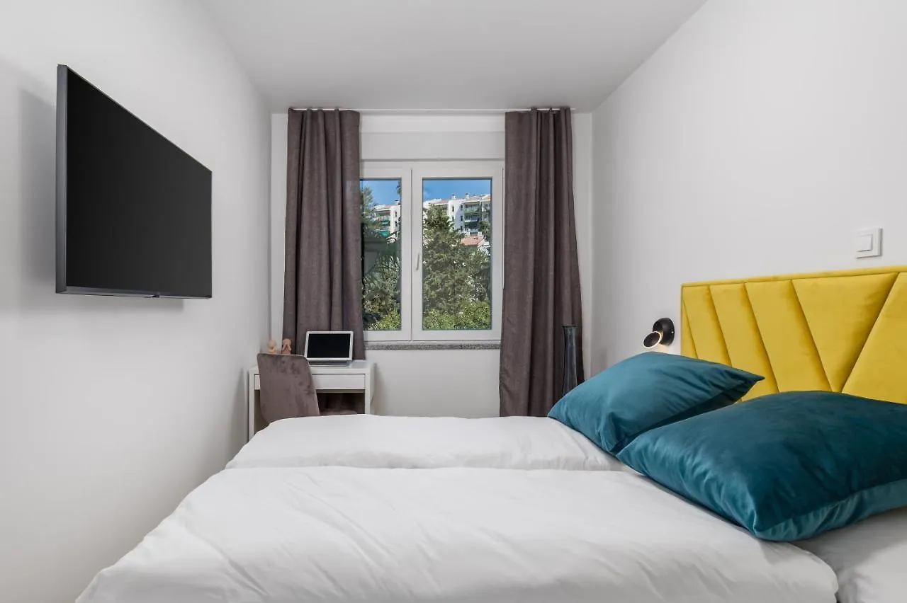 Modern Apartment Di Piu With Free 20M2 Garage Parking